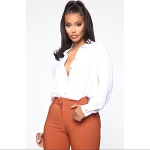 🎉$10 SALE! NWOT Fashion Nova Button Down Top💕